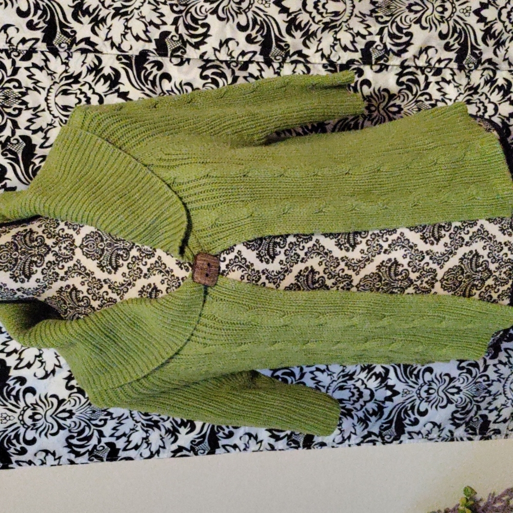 Green sweater Medium(12/14)